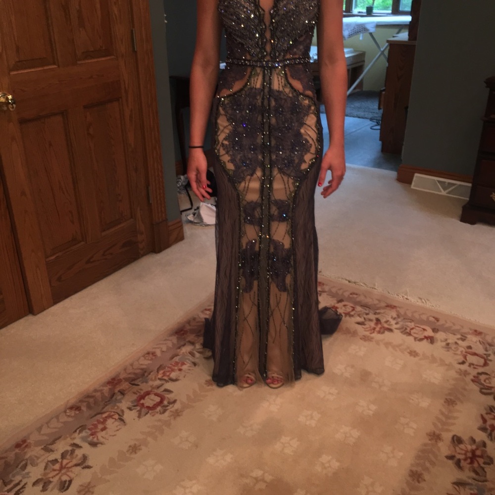 2017 jovani size 2 paid 1,100 asking 620